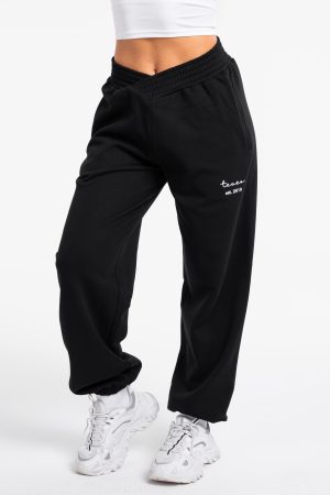 Fearless V-Shape Oversized Jogger in Schwarz für