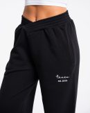Fearless V-Shape Oversized Jogger in Schwarz für