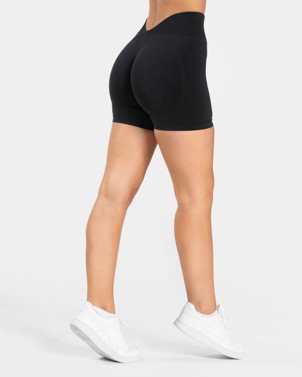 Modische Essence V-Back Covert Scrunch Short in F
