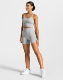 Modische Statement Scrunch Short in Farbe Hellgrau