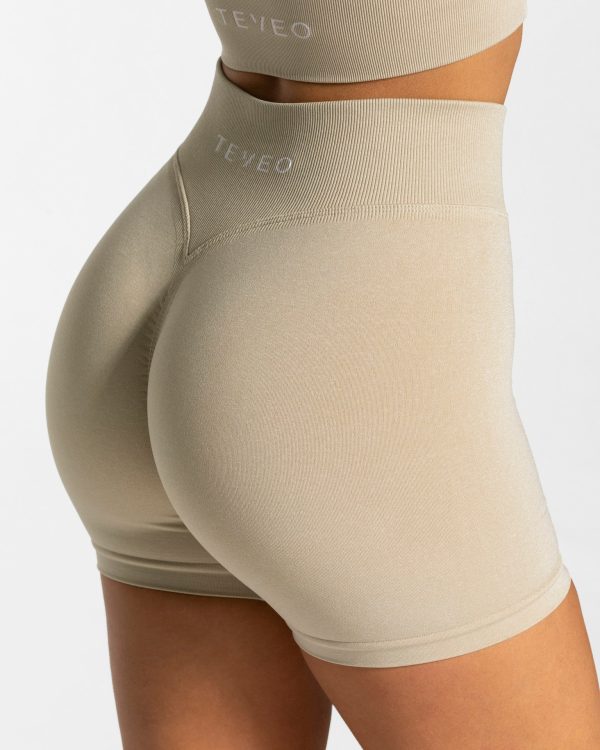 Modische Statement Scrunch Short in Farbe Sand – Bild 4
