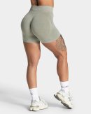 Acid Covert Scrunch Short in Salbei für Damen