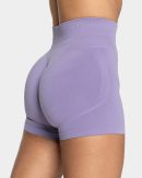 Modische Femme Sculpt Scrunch Short in Farbe Lave
