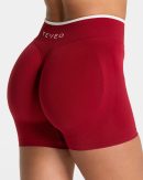 Ignite Sculpt Scrunch Short  Cherry – bequem und