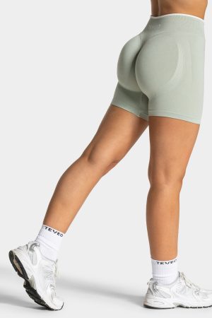 Modische Ignite Sculpt Scrunch Short in Farbe Pis