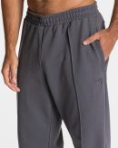 Ignite Straight Leg Jogger Graphit mit hoher Tail