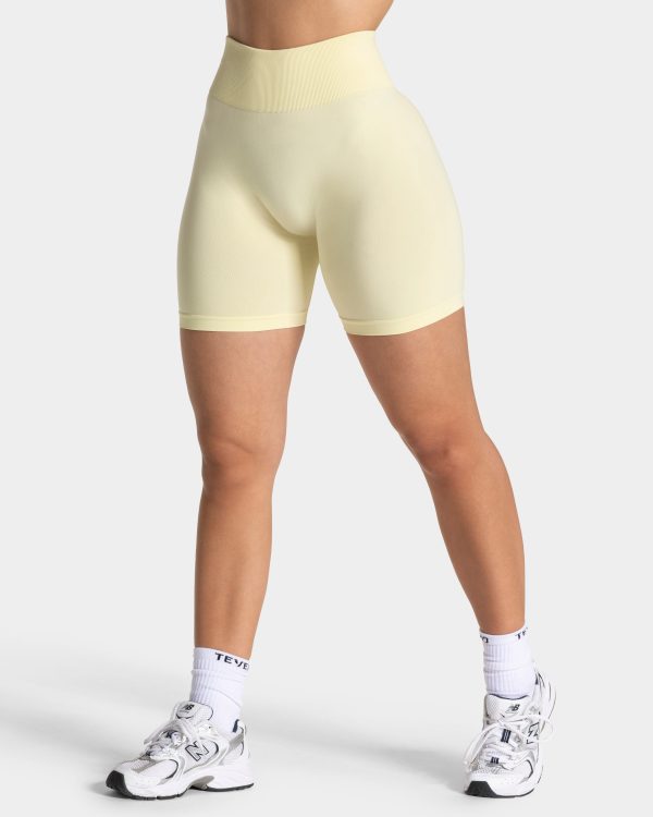 Timeless Pro Short Butter Damenhose in Yellow – Bild 2
