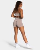 Modische Timeless Scrunch Short in Farbe Dust