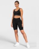 Damen Charming Scrunch Short Schwarz mit Komfort