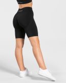 Damen Charming Scrunch Short Schwarz mit Komfort