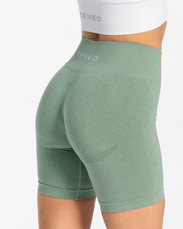 Modische Classy Short in Farbe Salbei – Bild 4