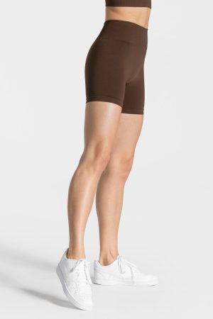 Timeless Scrunch Short "Dunkelbraun" - TEVEO