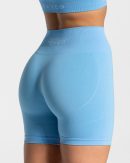 True Short Damenhose in Babyblau