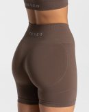 True Short Damenhose in Braun