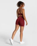 Modische True Short in Farbe Weinrot