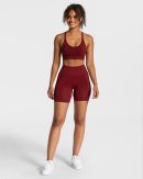 Modische True Short in Farbe Weinrot